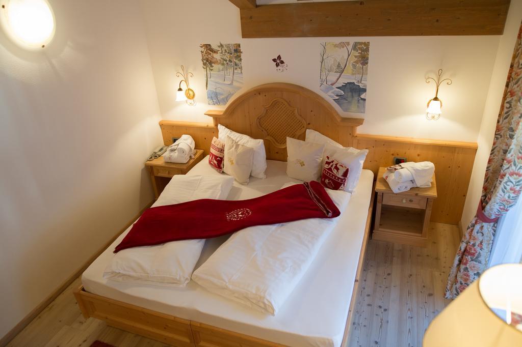 מדונה די קמפיליו Hotel Gianna מראה חיצוני תמונה